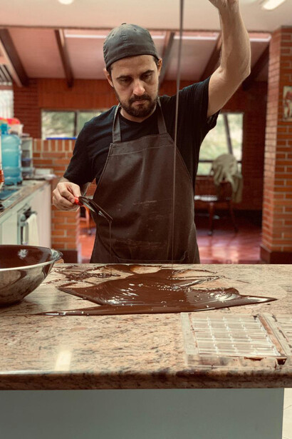 Pedro Rojas de Talokohc. Pedro Rojas, con Talokohc Chocolate, demuestra que la curiosidad, la disciplina y el amor por la autenticidad pueden transformar un aprendizaje autodidacta en una marca reconocida por su equilibrio entre innovación y tradición