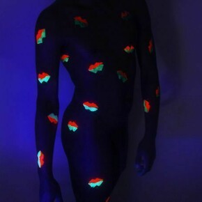 Joe Frazer,Shade (kisses), photographic print, 45 x 61 cm, 2013, Edition 7