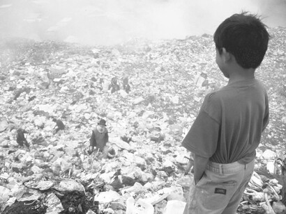 Garbage dump site in the Philipines