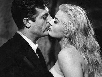 Il bacio diventa la respirazione bocca a bocca che serve per dar vita alla vita