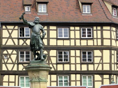 Las casas entramadas y un rico patrimonio histórico son los signos distintivos tanto de Colmar como de la 'Petite France' de Estrasburgo