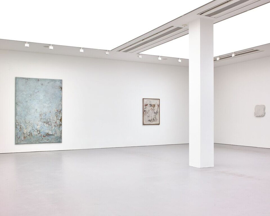 Bram Bogart, Exhibition view. Courtesy of 	Saatchi Gallery