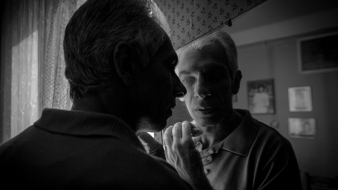 Diana Markosian, My father’s reflection, from the series Father, 2016. Courtesy of Foam © Diana Markosian