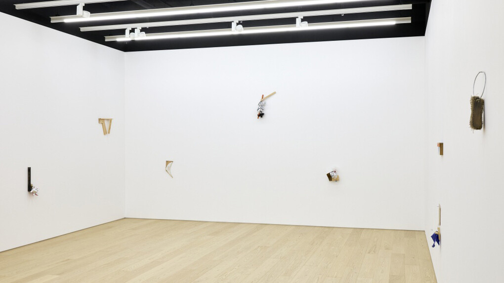San, shi, go, exhibition view. Courtesy of Tomio Koyama Gallery