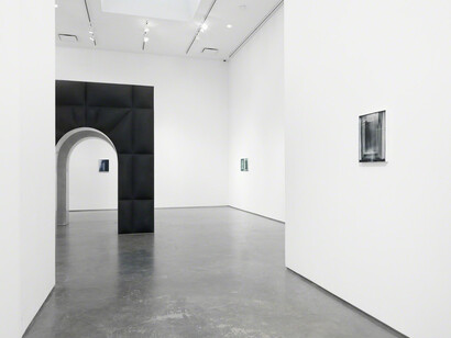 Dean Levin. Arches, Exhibition view. Courtesy of Marianne Boesky Gallery
