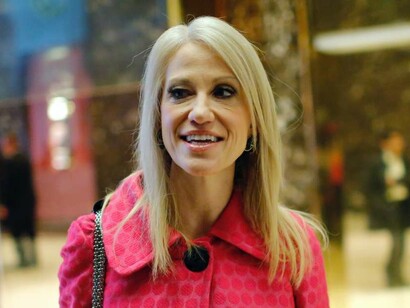 Kellyanne Conway: tan solo dos días después de la investidura de Trump, su consejera presidencial dejaba atónito al mundo cuando, en una entrevista, se refería a «hechos alternativos» para defender algunas declaraciones falsas de miembros del gabinete de Trump