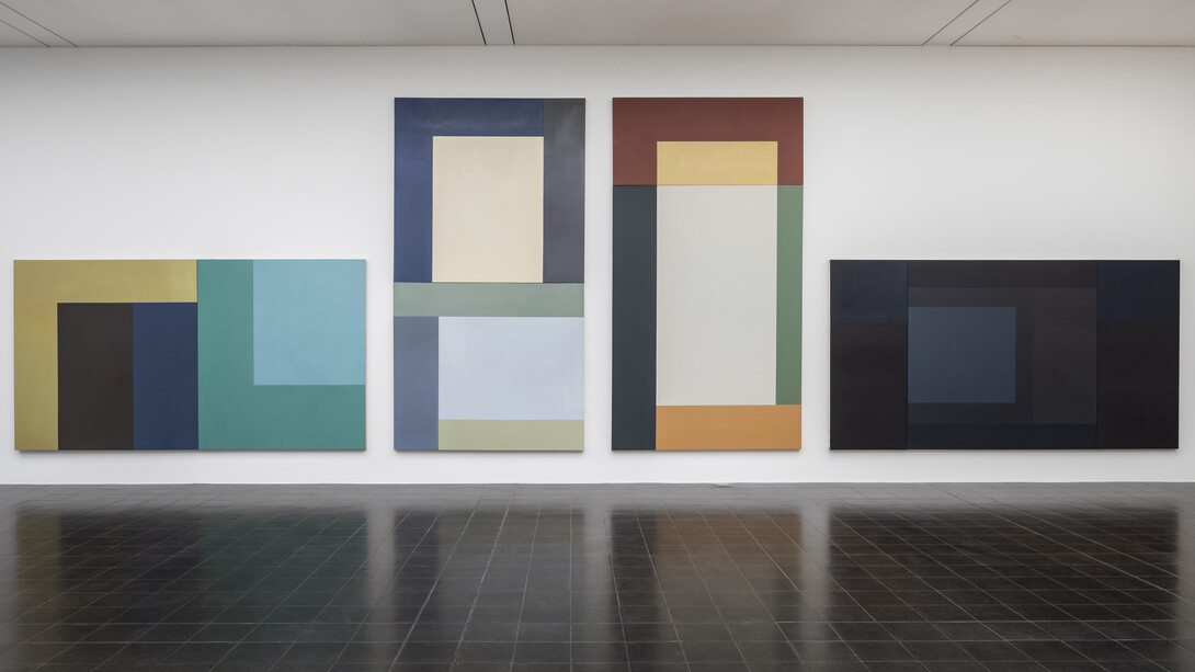 David Novros, exhibition view. Courtesy of Hamburger Kunsthalle