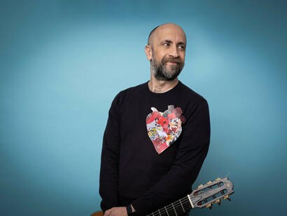 A quattro anni di distanza da Origami, Joe Barbieri pubblica un nuovo disco: Tratto da una storia vera