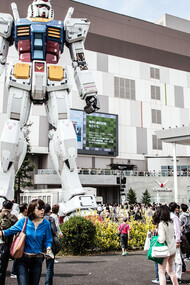 Centro commerciale Tokyo Divercity con statua robot Gundam RX78