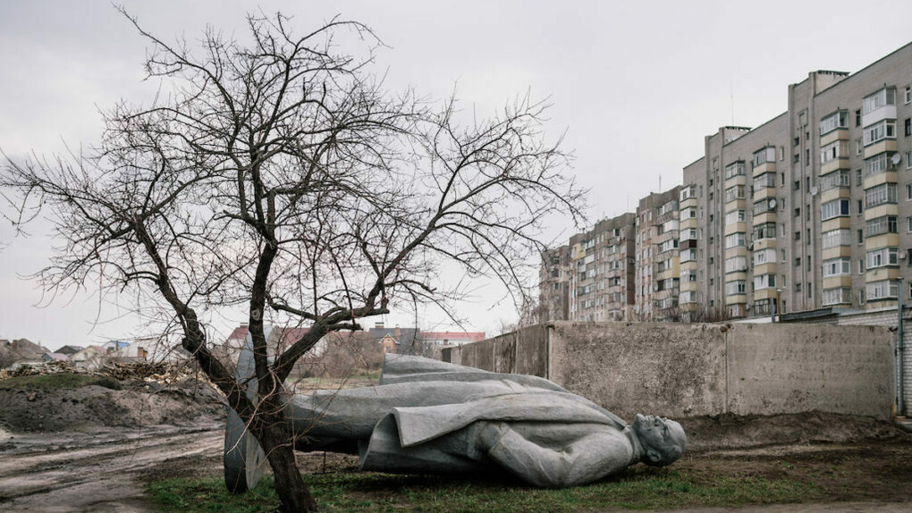Niels Ackermann, from Looking for Lenin series, 2016. Courtesy of the artist and Lundi 13