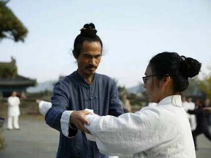 The most common Zhan Zhuang method is known as Chēng Bào, Tree Hugging stance 