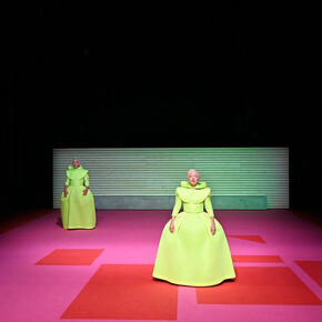 Der geflügelte Froschgott. Courtesy of the Deutsches Theater