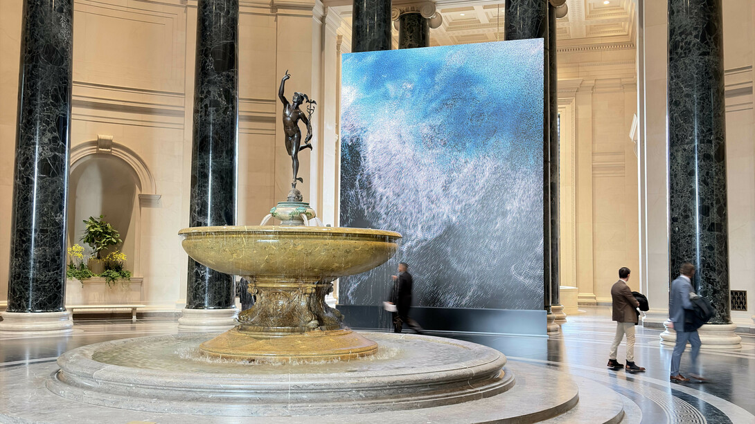 Clifford Ross, Digital waves, exhibition view. Courtesy of the National Gallery of Art
