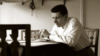 Beppe Fenoglio è stato uno degli scrittori italiani più rappresentativi del Novecento, noto per le sue opere ambientate durante la Resistenza partigiana in Italia