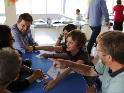 Grupo de niños en una clase de educación sexual