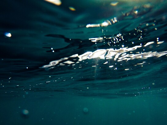 Il riscaldamento degli oceani è causato principalmente dall’aumento dei gas serra nell’atmosfera