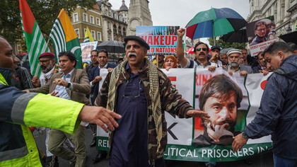 Le 5 août 2023, des manifestants se sont rassemblés dans le centre de Londres pour dénoncer l’occupation du Jammu-et-Cachemire par l’Inde et les violations présumées des droits humains visant à en maintenir le contrôle
