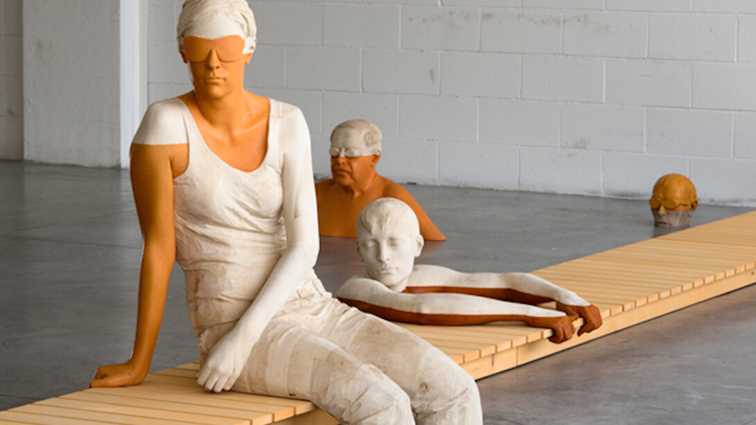 Willy Verginer, "Cecità voluta", legno di tiglio e acrilici, 2007, Collezione privata