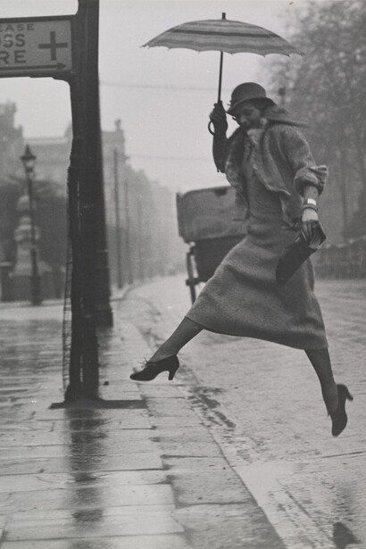 Martin Munkácsi, Fashion model jumping, ca. 1930s. Courtesy of VMFA