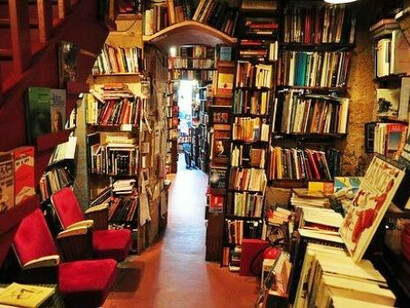 Gli scaffali della libreria di Shakespeare