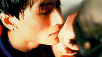 East Palace, West Palace (1996) es un hito del cine independiente chino que desafió las restricciones de la censura estatal en la década de 1990