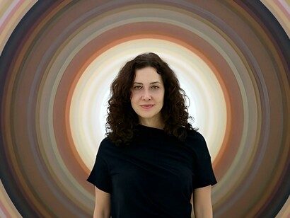 A artista plástica Adriana Varejão começou seu processo de criação das Tintas Polvo a partir das respostas dadas ao Censo de 1976, que perguntava aos habitantes "qual cor é a sua?"