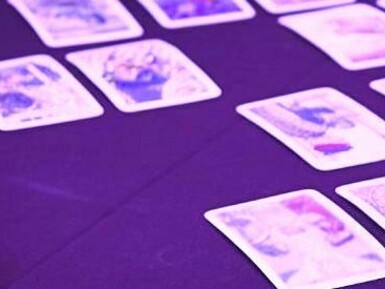 Echando las cartas
