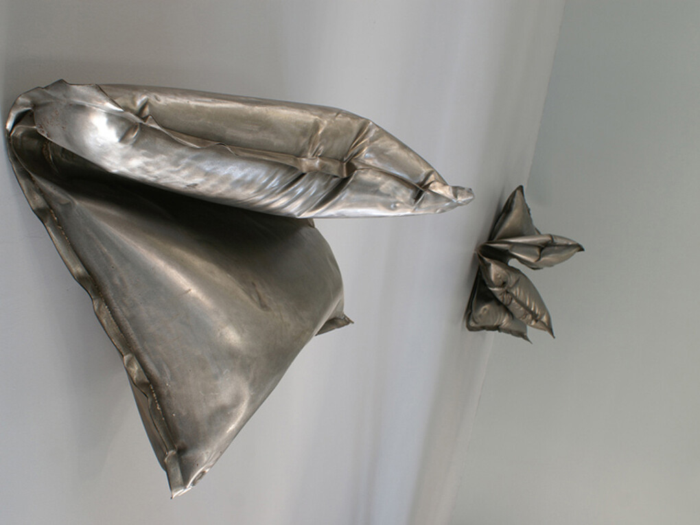 Federico De Leonardis, Muri IV, acciaio, installazione ambientale, 1989 (2)