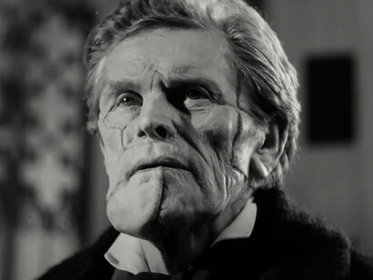 Mark Ruffalo e Ramy Youssef complementam o elenco de Pobres Criaturas com performances que destacam os contrastes entre personagens hedonistas e apaixonados em um mundo de fantasia vitoriana