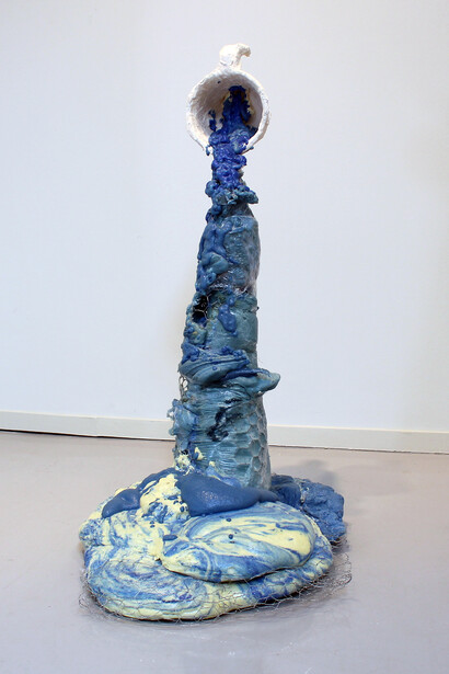 Jill McKnight, Bath Jug, 2021. Chicken wire, Jesmonite, polyurethane foam, pigment. 130 x 55 x 40 cm. Unique. Courtesy of the artist and The Art House Wakefield. Photographer: David Lindsay