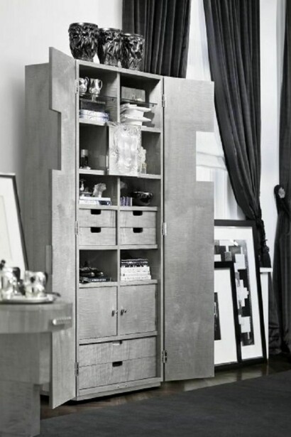 Patrick Hellmann. Closet