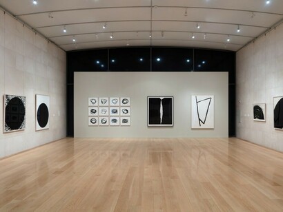 Richard Serra, Exhibition view. Courtesy of Nasher Sculpture Center