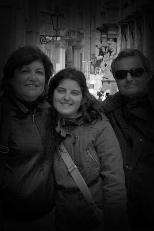 El Dr. Diego Rodríguez y su familia durante un viaje