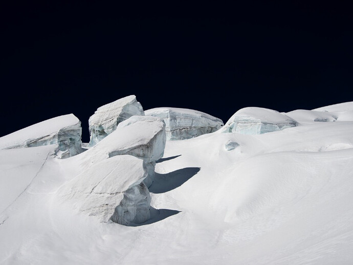 Dede Johnston, Mt Vallon, 2015, Lambda Print, 25 x 37 ½ in / 64 x 94 cm, courtesy of Eleven, London
