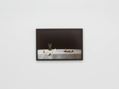 Ohan Breiding, Flaccid candle, rising smoke, exhibition view. Courtesy of Ochi