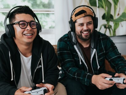 Con la progressiva digitalizzazione, il videogioco è passato dall’essere un oggetto posseduto a un contenuto legato sempre più spesso a piattaforme, account e licenze