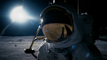 Escena de «First Man» (2018), dirigida por Damien Chazelle y protagonizada por Ryan Gosling