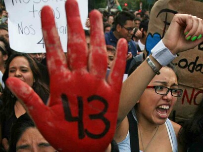 Manifestación en recuerdo de los 43 estudiantes desaparecidos en el estado de Guerrero, México
