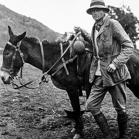 Hiram Bingham, chamado pelo peruanos de "descobridor científico de Machu Picchu" em imagem da  expedição de 1911. Foto:  National Geographic
