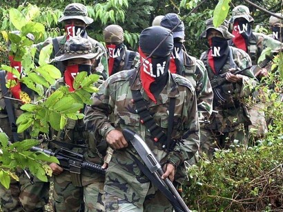 Milicianos del ELN en la selva colombiana