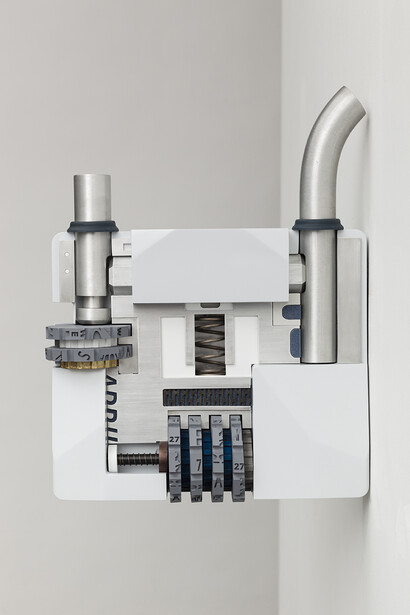 Magali Reus, Leaves (Scout, April), 2015. Milled and spray painted model board, aluminium tube, polyurethane rubber, powder coated, zinc plated, phosphated and blackened aluminium and steel, polyester resin. 39.5 x 14 x 49 cm 