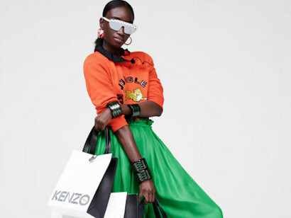 La colección incluye accesorios y bolsos