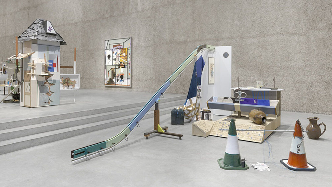 Helen Marten. Courtesy of the artist and KÖNIG GALERIE. Photo by Roman März