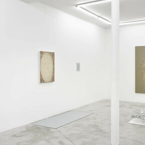 Golnaz Payani, exhibition view. Courtesy Jim Shaw & Praz-Delavallade Paris, Los Angeles