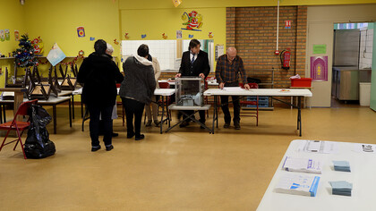 Bureau de vote lors du second tour des élections régionales de 2015 à Tourcoing, France