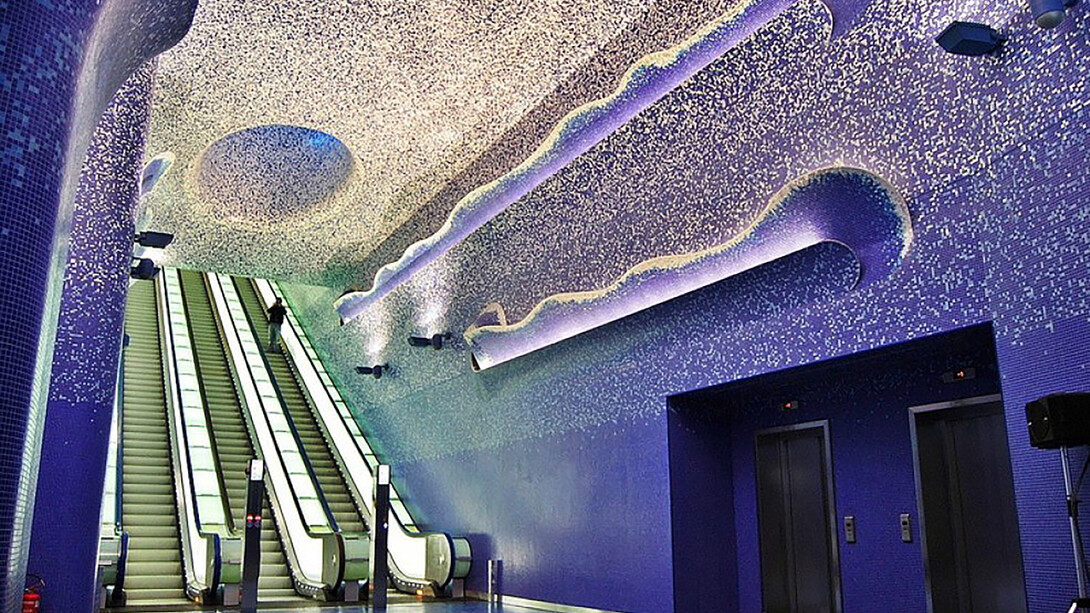 The mezzanine at Toledo station. Note the architectural installation by Oscar Tusquets Blanca, Naples, Italy