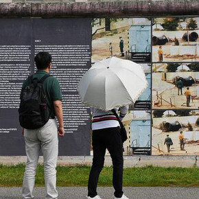 Beyond the Wall. Courtesy of West Side Gallery