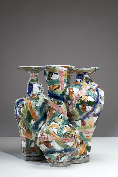 Pattern Cluster_2019_Porcelain_24.4x19.7 x 21.3 inches