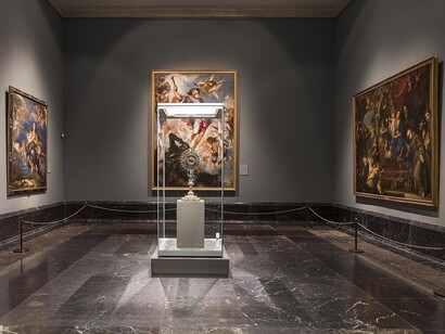Imagen de la obra en sala. Custodia de la iglesia de San Ignacio de Bogotá, conocida como “La Lechuga”. José de Galaz. Bogotá, D.C., Colombia. Colección de Arte – Banco de la República © Museo Nacional del Prado