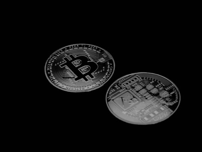 As faces frontal e traseira dos Bitcoins